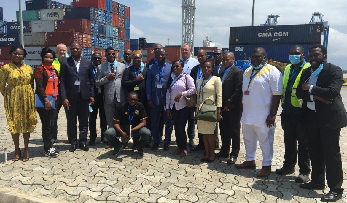 Le Port Autonome de Kribi accueille une mission stratégique du Ministère de l’Économie