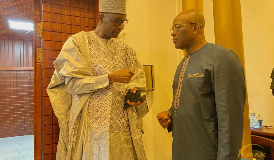 LE NOUVEAU DG ENEO EN VISITE AU PORT AUTONOME DE KRIBI