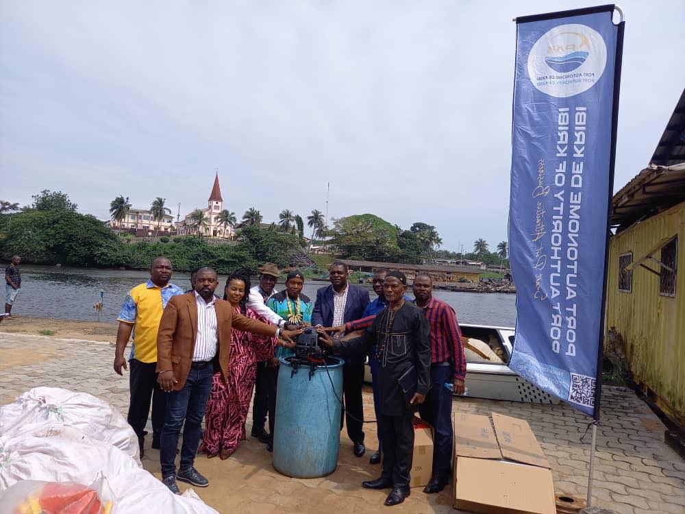 Cérémonie de rétrocession d&rsquo;une unité de pêche au village Lokoundje-Embouchure