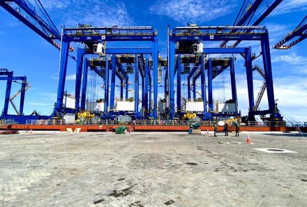 Deuxième vague des portiques de parc au Port de Kribi