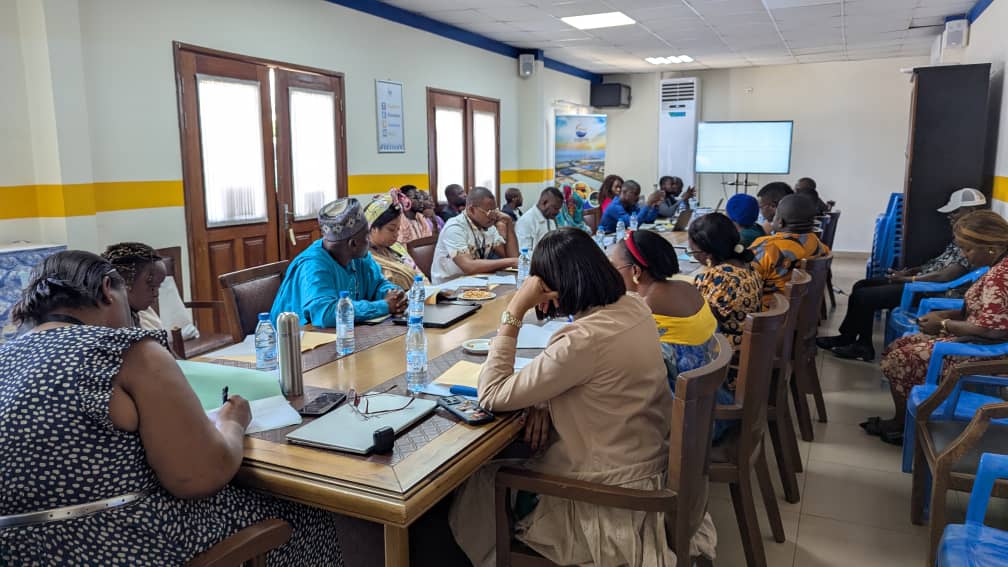 Dans le cadre de sa démarche d’amélioration continue et de conformité aux exigences nationales et internationales, le Port Autonome de Kribi (PAK) met en place un système structuré de veille normative et réglementaire QHSE (Qualité, Hygiène, Sécurité, Environnement) en collaboration avec l’Agence des Normes et de la Qualité du Cameroun (ANOR).