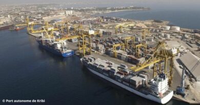 Avec ses infrastructures en eau profonde, sa technologie de pointe et une chaîne logistique fluide, le Port Autonome de Kribi s’affirme comme le nouveau moteur de compétitivité du Cameroun et de l’Afrique centrale.